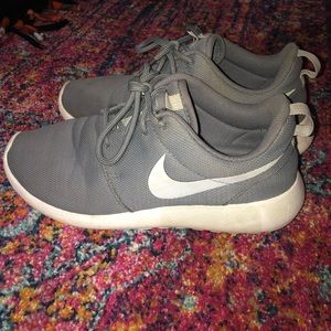 Gray Nike Roshe